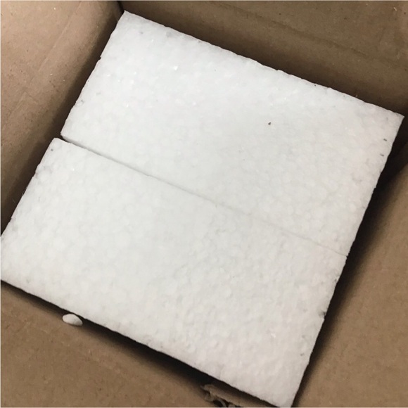 Anthropologie Heart Icon Vase NIB Rare - Picture 8 of 8